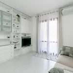 Apart-hotel Elena Lighthouse *